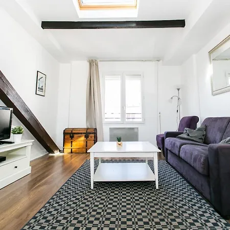 1Br Upper Marais & Pompidou Flat *